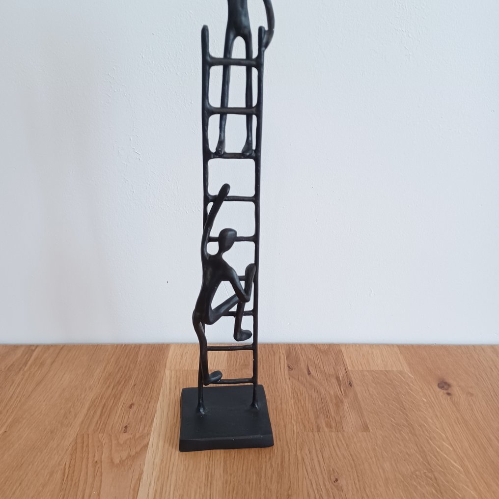 Skulptur, équilibre sur échelle - 33 cm - fer forgé #1.0