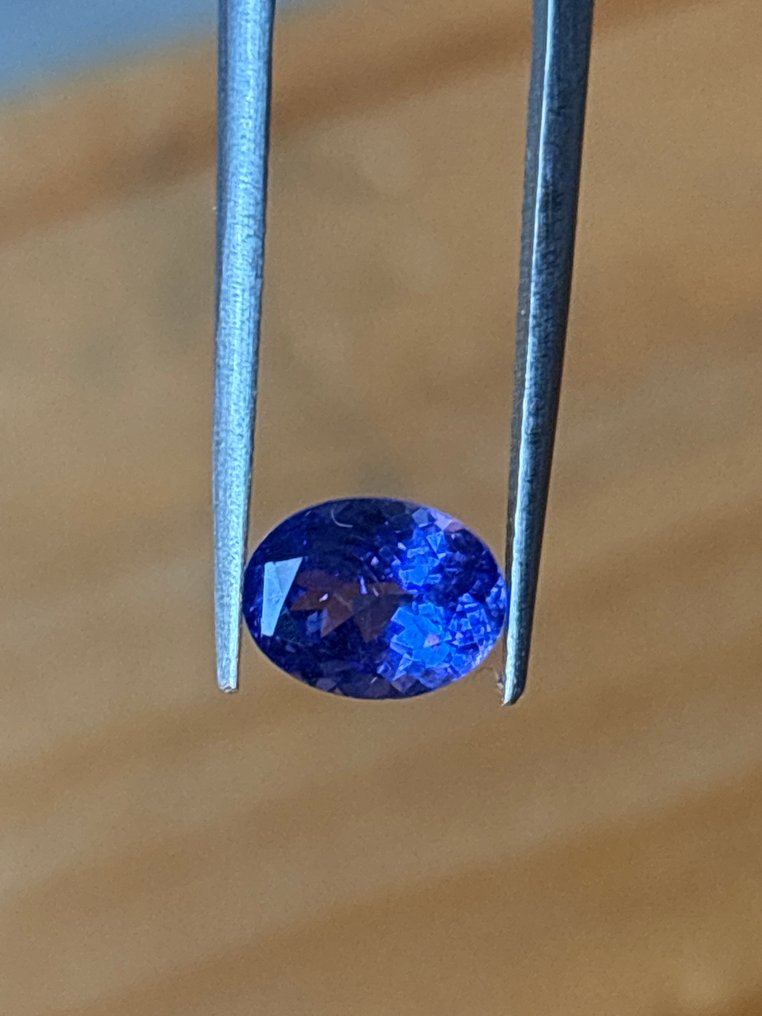 1 pcs  Blue, Violet Tanzanite  - 1.72 ct - International Gemological Institute (IGI) #1.0