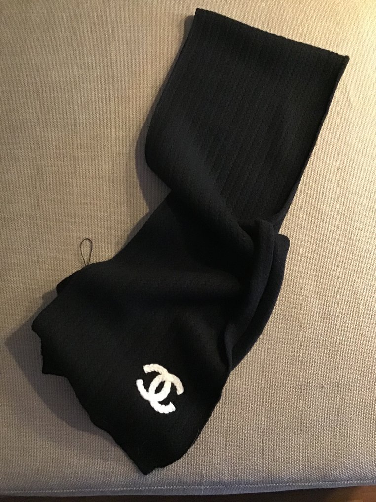 Chanel - autre grande écharpe  lire siglee - Eșarfă #1.0