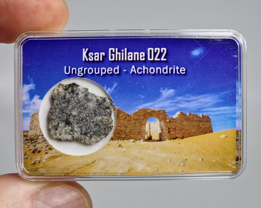 Ksar Ghilane 022, μη ομαδοποιημένη αχονδρίτης. Η προέλευσή του είναι αντικείμενο συζήτησης από πρόσφατες επιστημονικές μελέτες. - 0.93 g #2.1