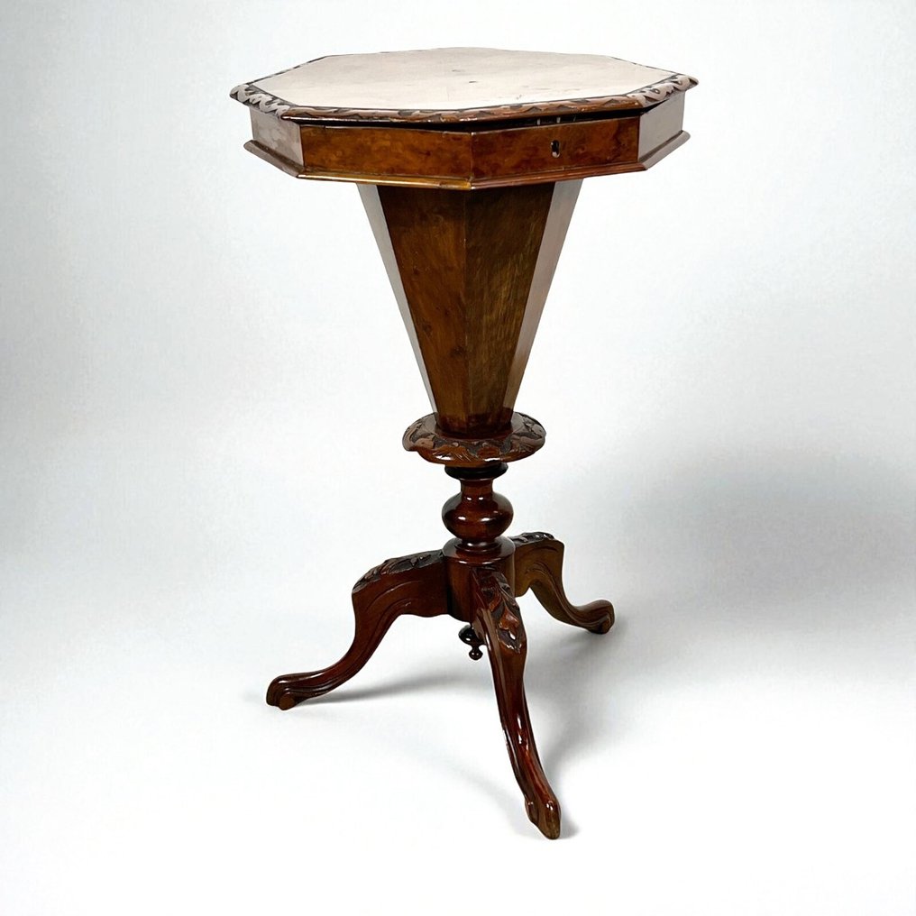 Coiffeuse - 木 #3.2