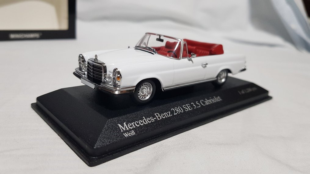 Minichamps 1:43 - Modelauto (2) - Mercedes-Benz 280 SE 3.5 Cabriolet #4.3