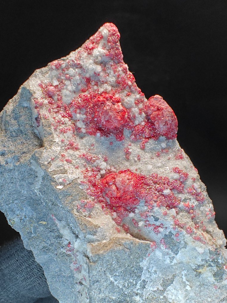 Cinabro su Calcite Cristalli su matrice - Altezza: 8 cm - Larghezza: 4 cm- 135 g #1.0