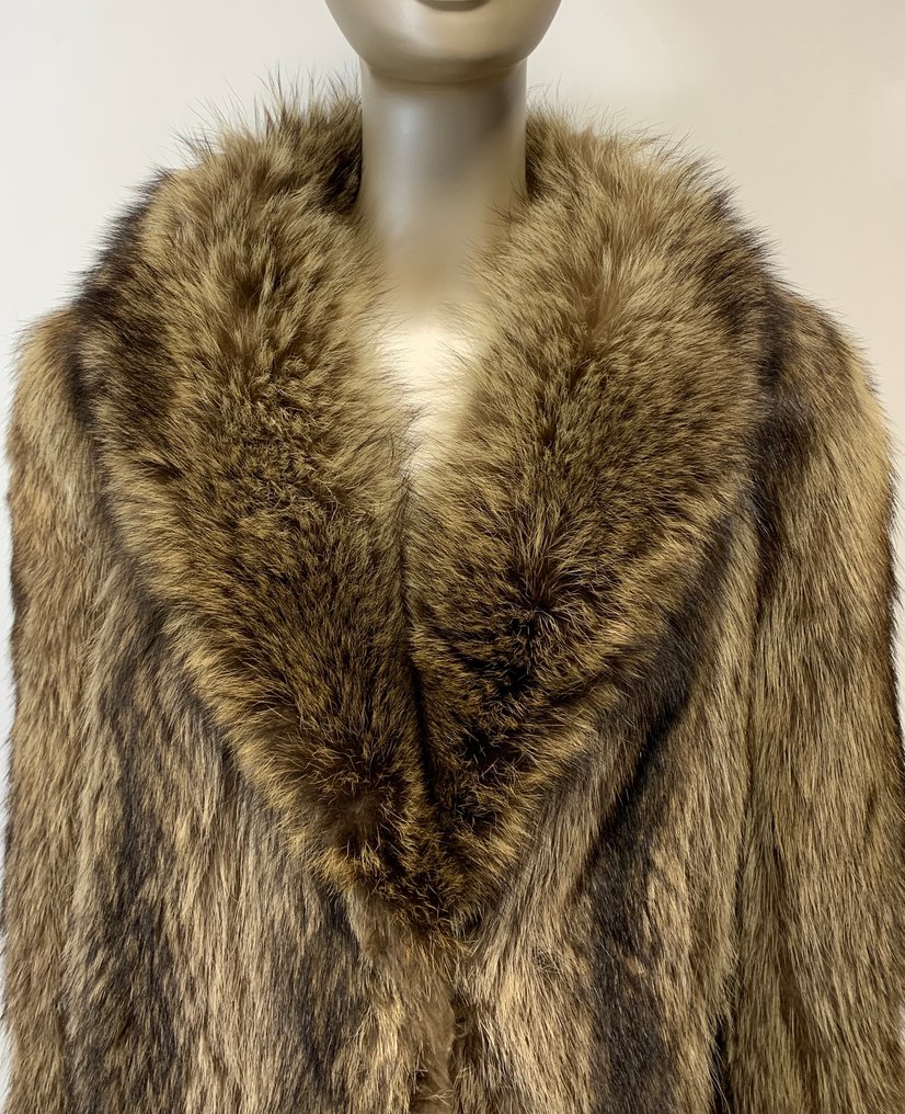 Artisan Furrier - Abrigo de piel #1.0