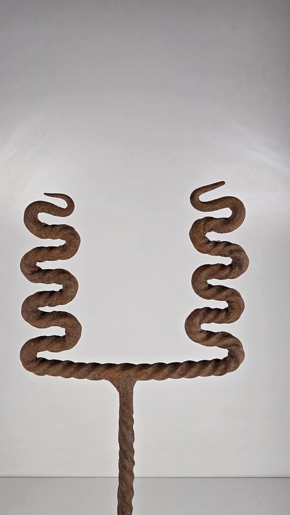 Πρωταρχικό νόμισμα από σφυρηλατημένο σίδερο. - Mumuyé - Νιγηρία (χωρίς τιμή ασφαλείας) #4.3