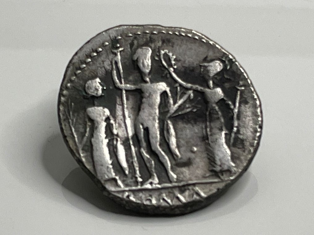 República Romana. Cn. Blasio, 112-111 a. e. c.. Denarius Rome #3.2