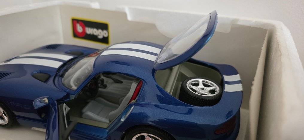 Bburago 1:18 - Modelauto - Dodge Viper GTS #4.3