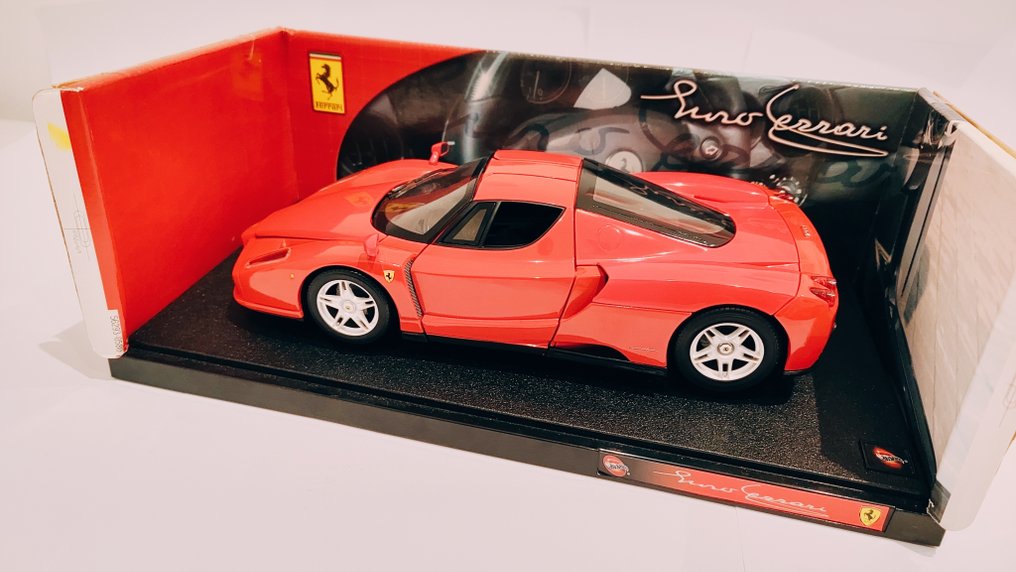 Hot Wheels 1:18 - Model samochodu - Ferrari Enzo #1.0