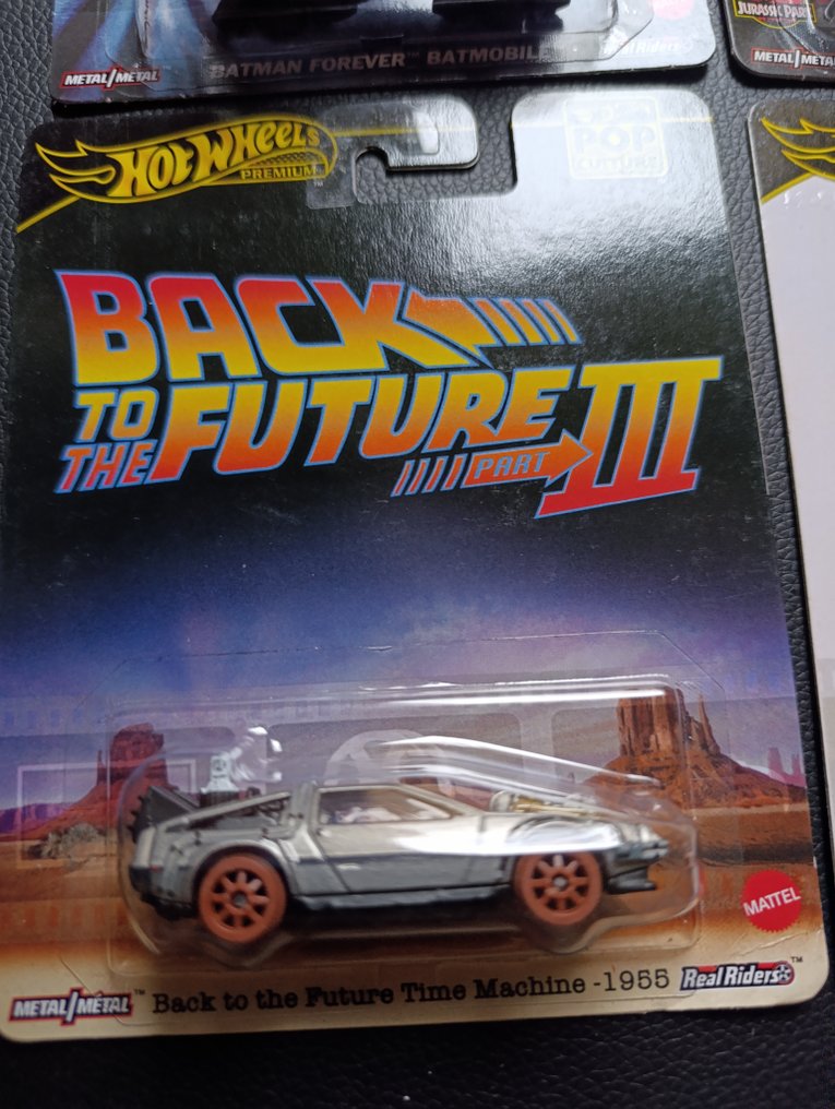 Hot Wheels 1:64 - Machetă mașină de curse  (4) - Batman Forever Batmobile; 1992 Jeep Wrangler Sahara; Back to the Future Time Machine - 1955; Mutt #4.3