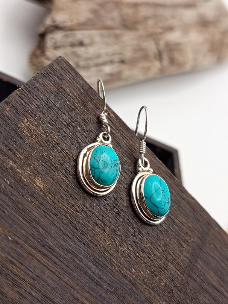 Ασημένια σκουλαρίκια 925 με κορυφαίας ποιότητας Τυρκουάζ. - Ύψος: 27 mm - Πλάτος: 10 mm- 3.4 g - (1) #3.2