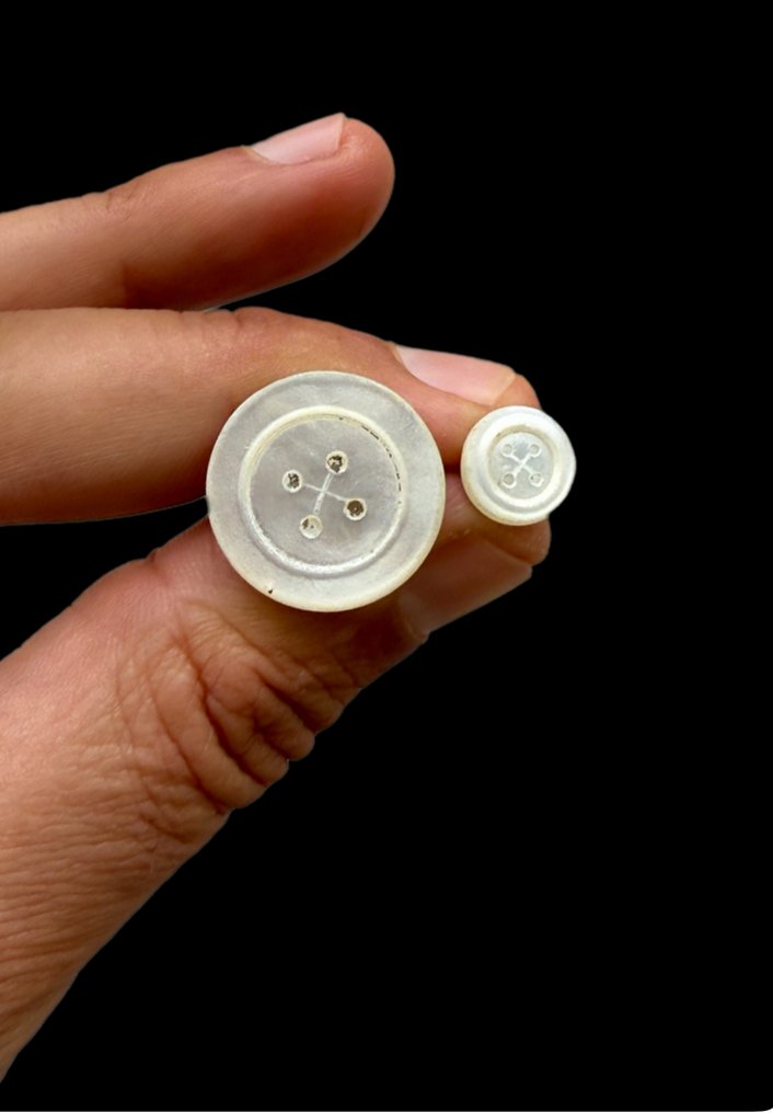 Σετ με 2 περίεργα βουλοκέρι βικτωριανά κουμπιά με clip από ασημένιο μέταλλο και μαργαριτάρι. - Κρεμαστό κόσμημα - Primi 800’ #1.0