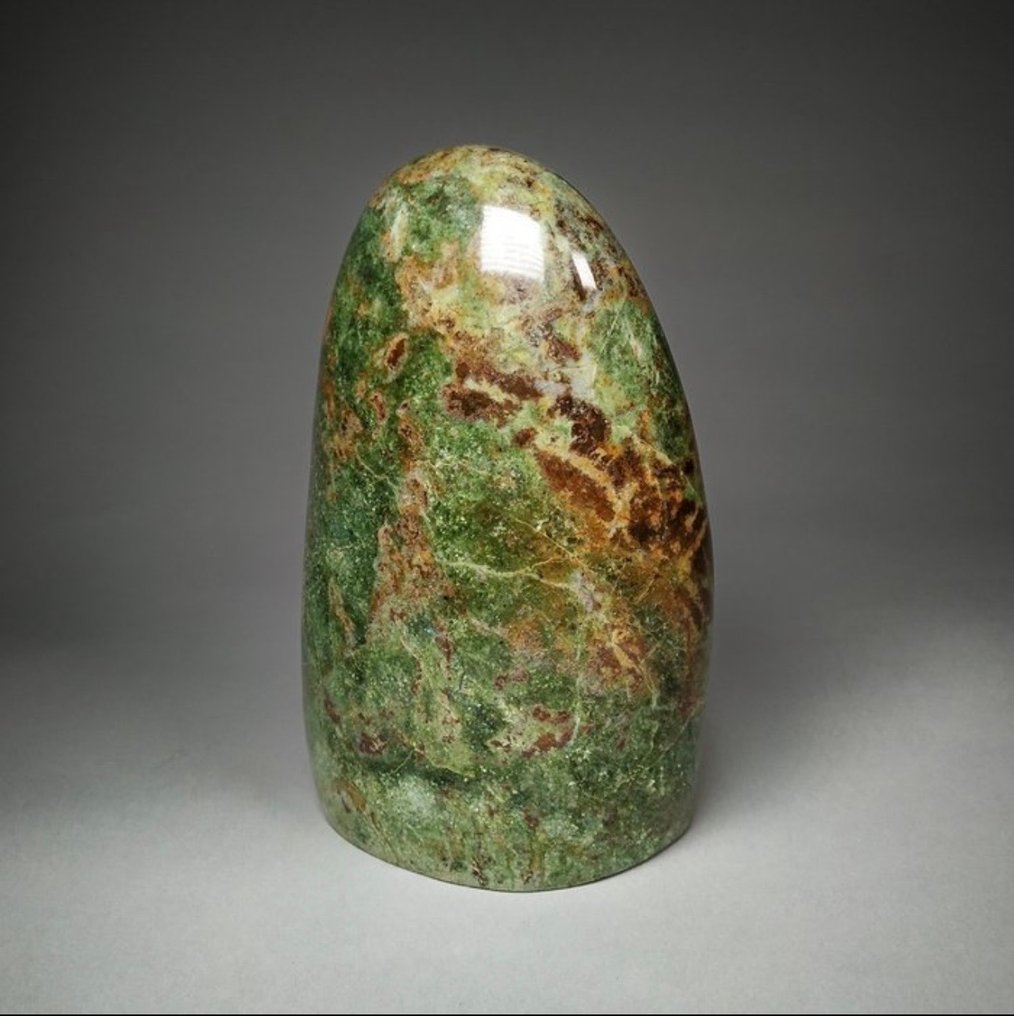 Chrysoprase Forme libre - Hauteur : 15 cm - Largeur : 10 cm- 1.115 kg - (1) #1.0