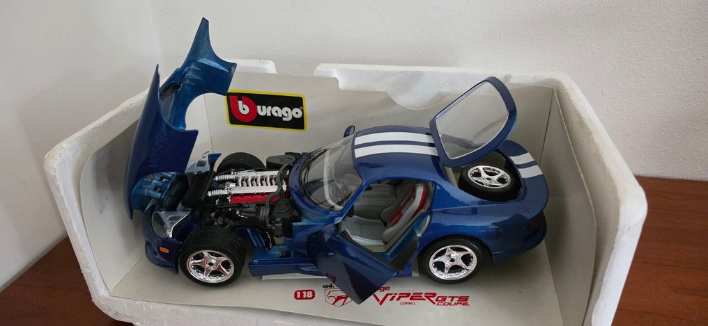 Bburago 1:18 - Modelauto - Dodge Viper GTS #2.1