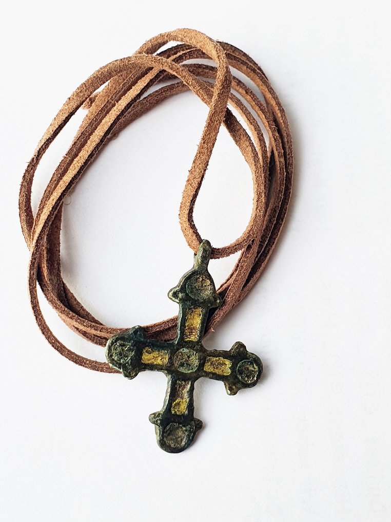 Βυζαντινή Μπρούντζος Σταυρός με εμαγιέ – Βυζάντιο, 10ος–12ος αιώνας μ.Χ. - 39 mm (χωρίς τιμή ασφαλείας) #2.1