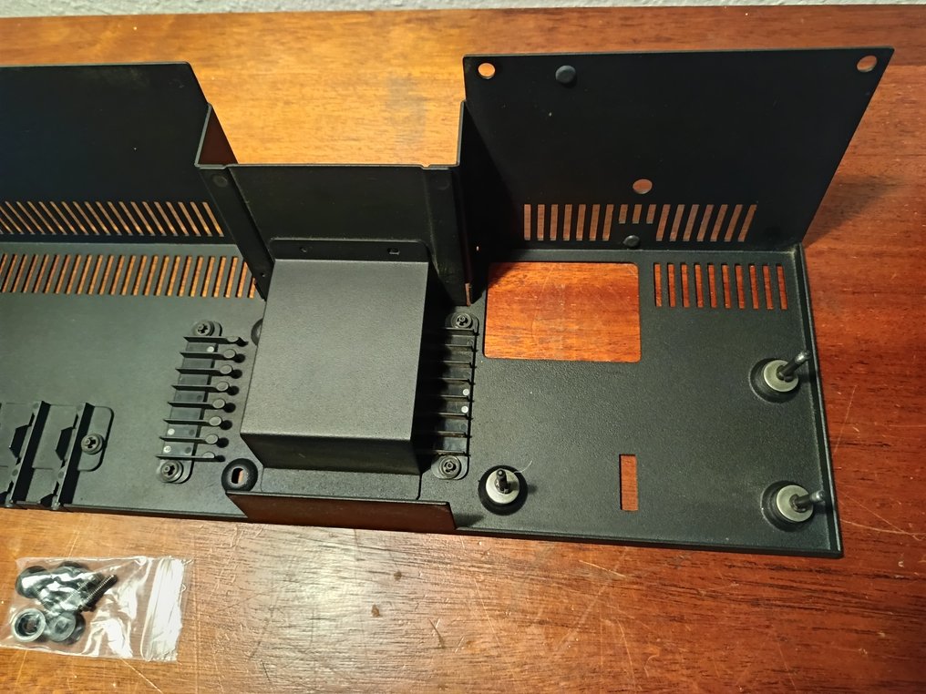 Bang & Olufsen - 适用于 Beolab 2500 和 Beocenter Ouverture - 2300 - 2500 - 3000 的壁挂架 高保真音响套装 #1.0