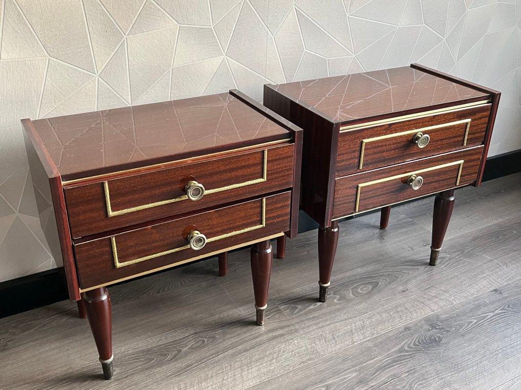 Noptieră (2) - Mahon - Vintage #1.0