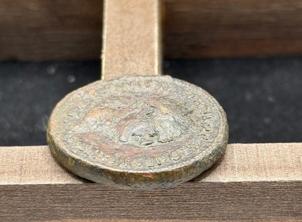 Romarriket. Titus (AD 79-81). Dupondius Rom - Concordia sitzt nach links (Ingen mindstepris) #2.1