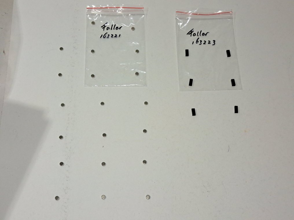 Piesă auto (26) - Faller - 26 stuks voertuigmagneet voor Faller Car System #1.0