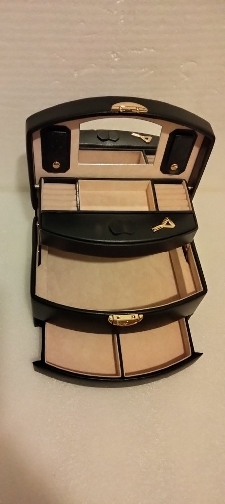 Συλλογή επώνυμων εμπορευμάτων - Βαλίτσα κοσμημάτων με επωνυμία DAVID'S, 3 όροφοι, με κλειδί - DAVID'S #2.1