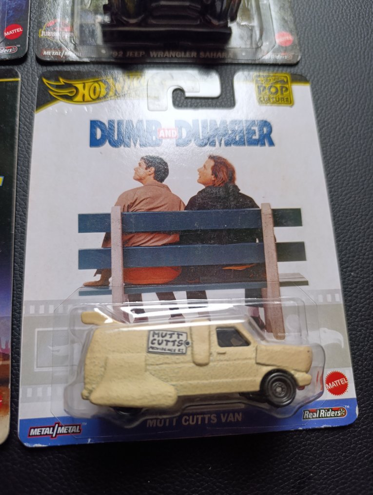 Hot Wheels 1:64 - Machetă mașină de curse  (4) - Batman Forever Batmobile; 1992 Jeep Wrangler Sahara; Back to the Future Time Machine - 1955; Mutt #3.2