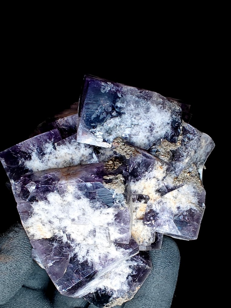 Fluorite Viola Fluorescente - Altezza: 10 cm - Larghezza: 10 cm- 700 g #3.2