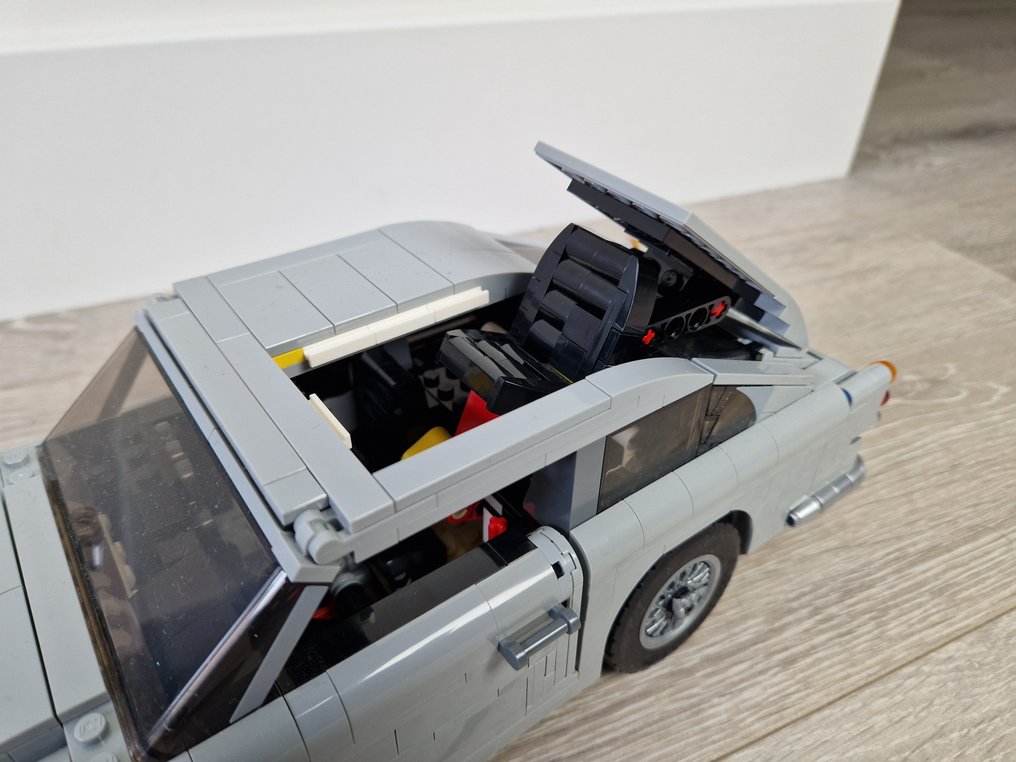 Lego Set - 10262 - Creator Expert - James Bond Aston Martin DB5 #3.2