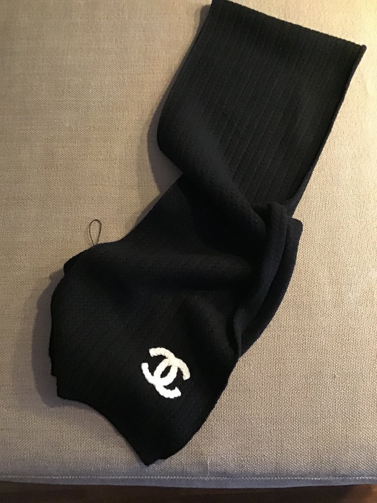 Chanel - autre grande écharpe  lire siglee - Eșarfă #2.1