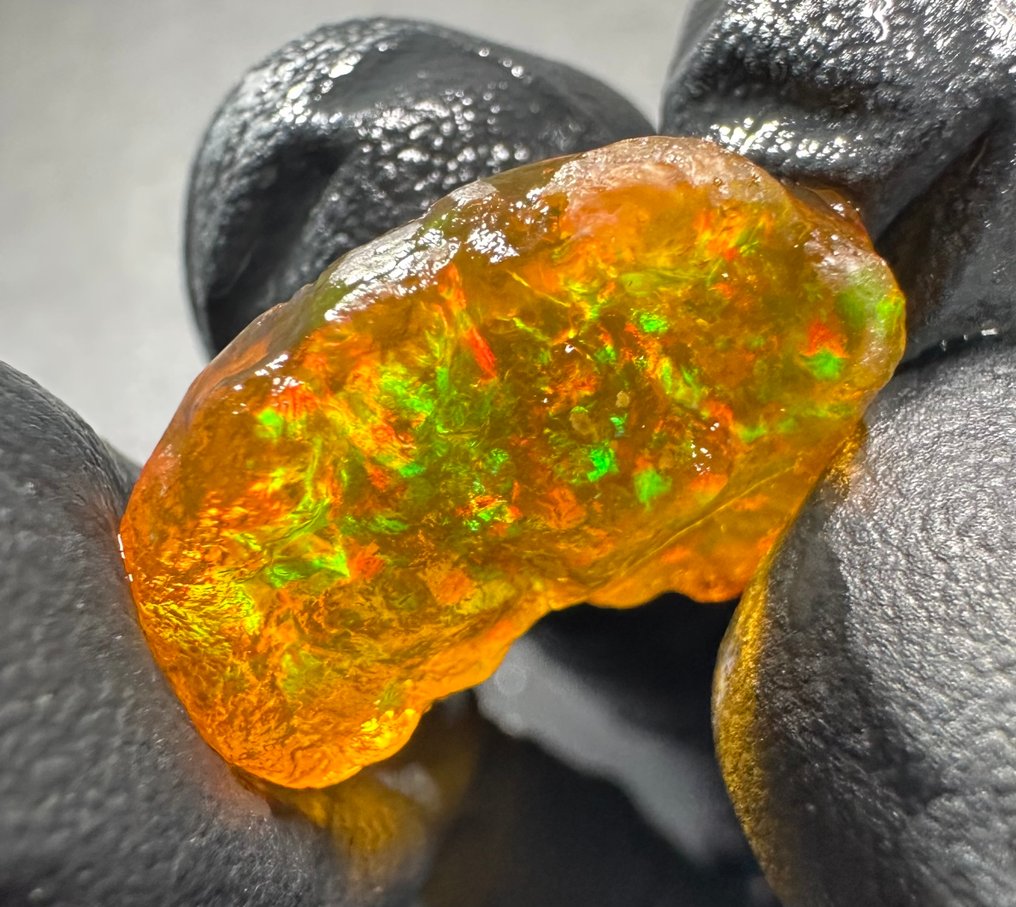 12ct Crystal Opal Rough- 2.4 g #1.0