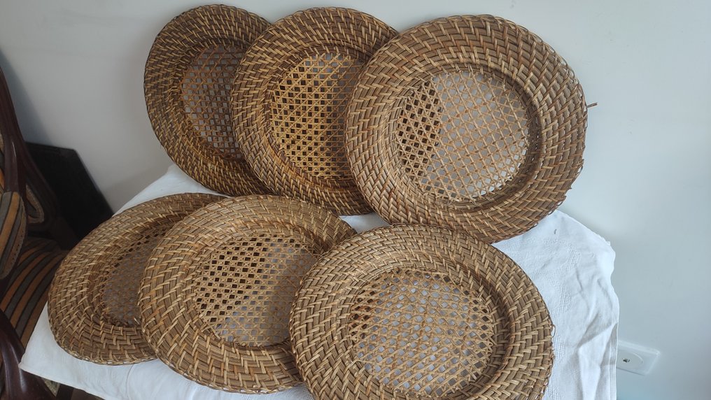 Flamant - Laddningsplatta (6) - Rotting, Bambu, korgbindning, vide - Bordservice #2.1