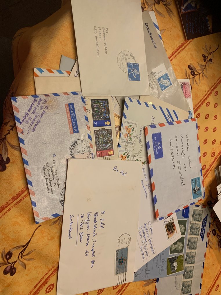 Ολόκληρος ο κόσμος  - Πάνω από 100 γράμματα με γραμματόσημο. #1.0