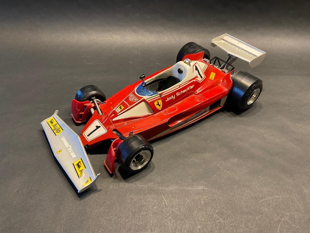 Bburago 1:18 - Modellauto - Ferrari  312 T2 - Jody Scheckter #1.0