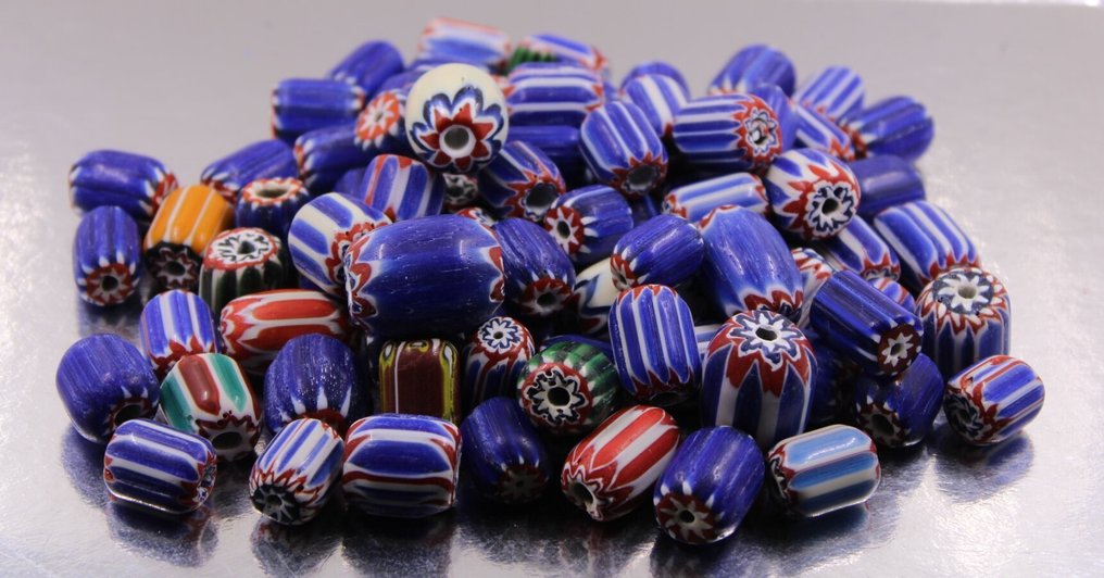 大号高品质手工制作的人字形玻璃珠(被视为护身符) - 印度 (没有保留价) #3.2