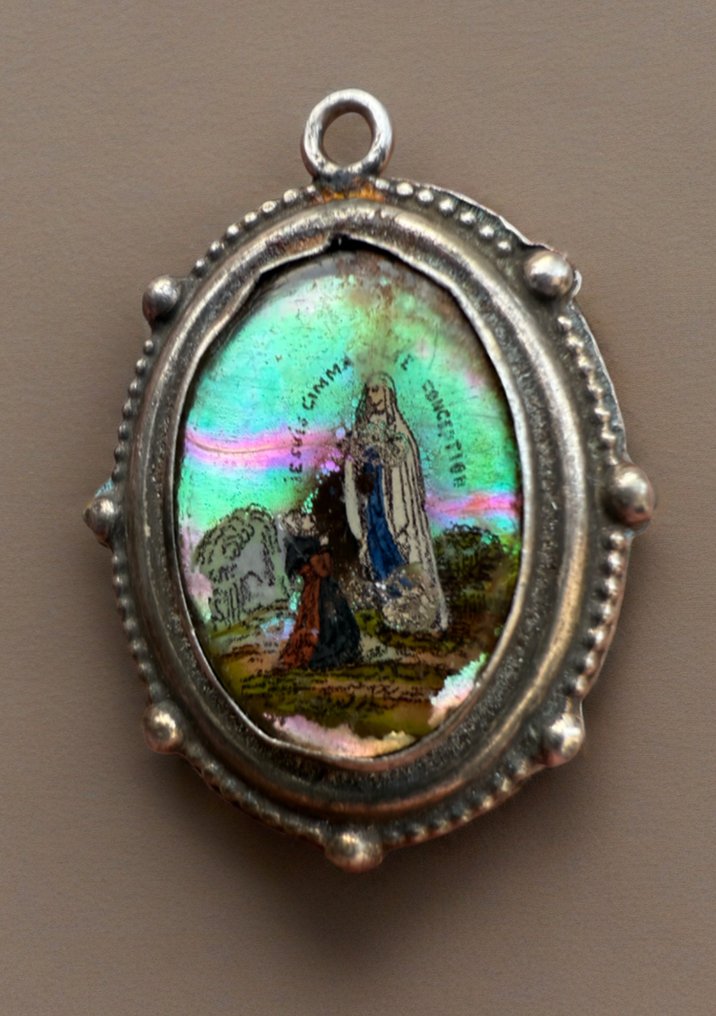 Srebro, Wiktoriański wiktoriański wisiorek z masywnego srebra i opalizującej masy perłowej przedstawiający - Wisiorek - Grzywna 800. #1.0