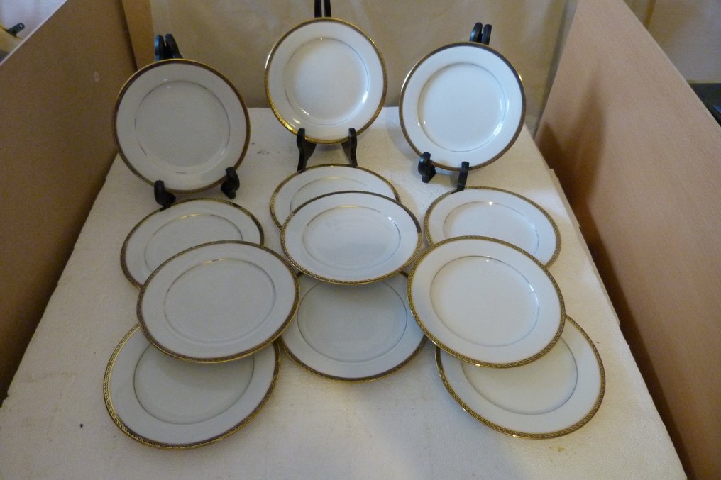 ABCO International - Serving plate (12) - 12 assiettes de la compagnie delta air lines - Porcelain #1.0