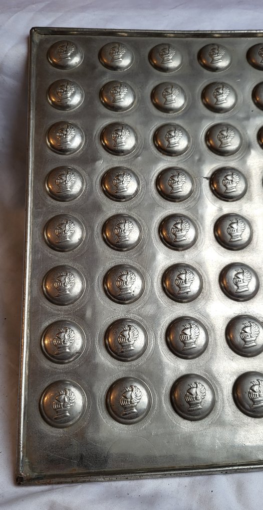 工业设备 - 独特的巧克力模具，带有中世纪骑士头盔和翅膀，罗马神Mercurius / Hermes - 德国 #3.2