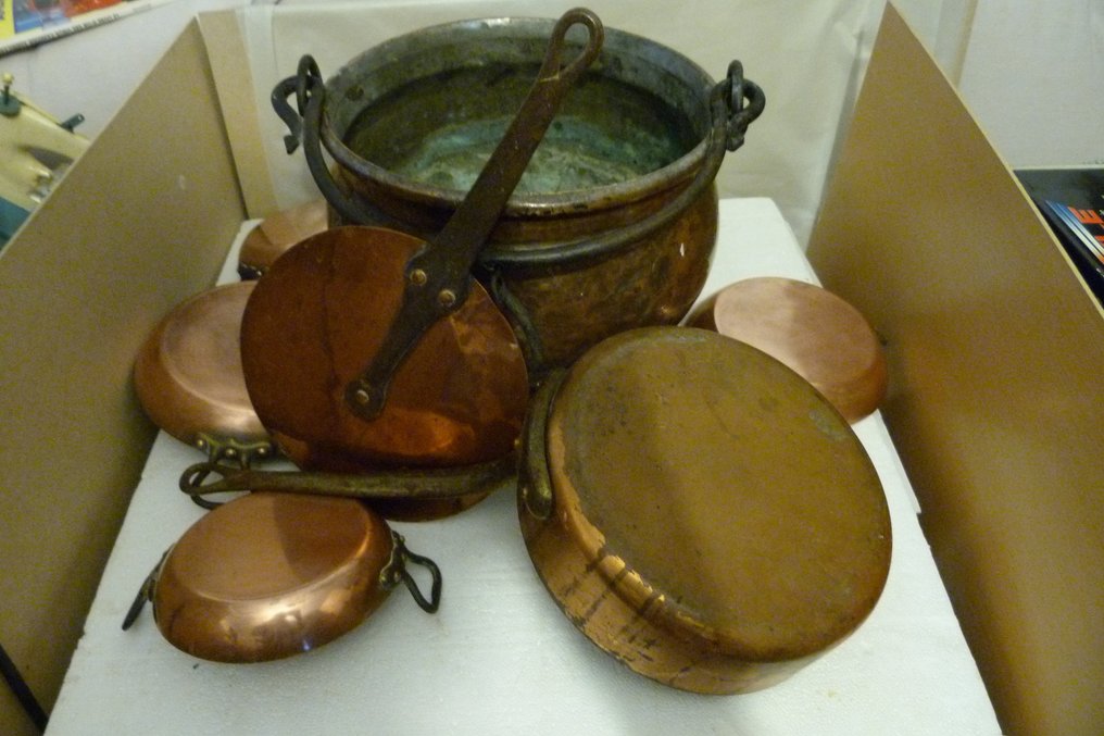 厨房容器 (7) - 一批铜制锅、盖子、小盘子 - 铜 #2.1