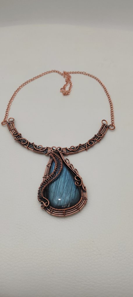 Handcrafted labradorite necklace made with pure copper wire. - Necklace #3.2
