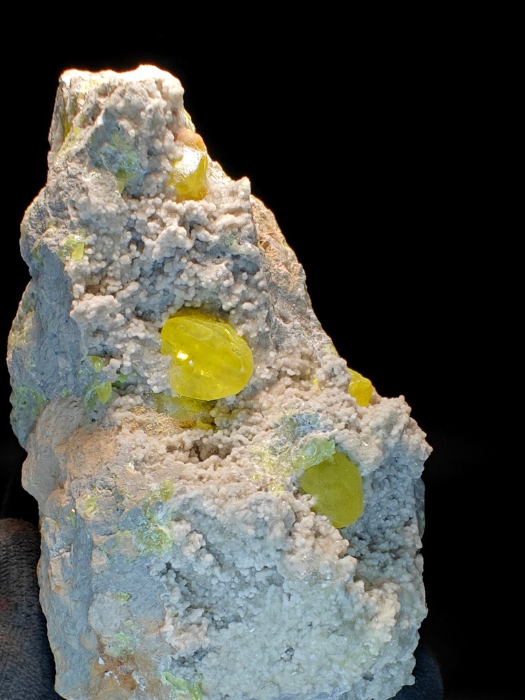 θειάφι σε φωσφορίζοντα αραγωνίτη - Ύψος: 11 cm - Πλάτος: 7 cm- 414 g #1.0