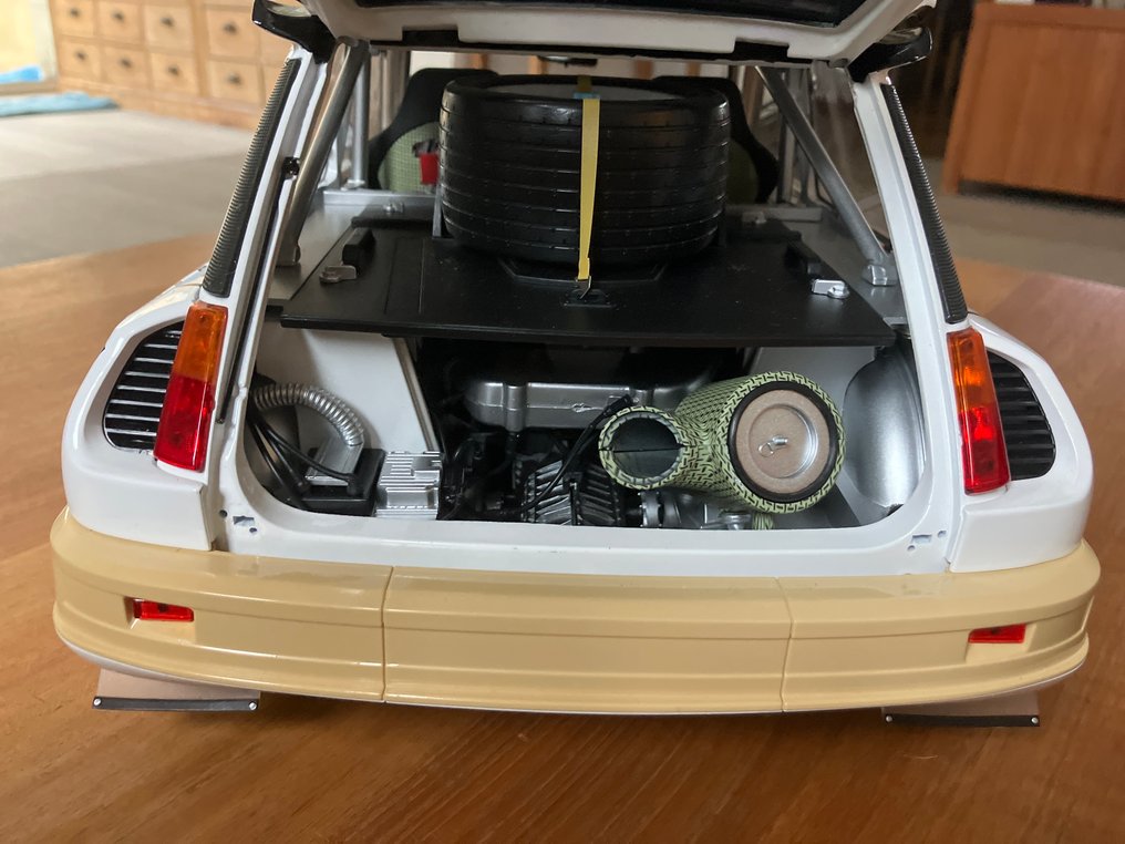 Altaya 1:8 - Modell racerbil - Renault 5 Maxi # 11 30ème  Rallye tour de Corse #3.2