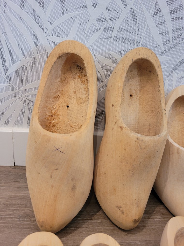 Wall decoration - 16 Klompen (waarvan 5 paar en 6 losse modellen) - Netherlands #1.0