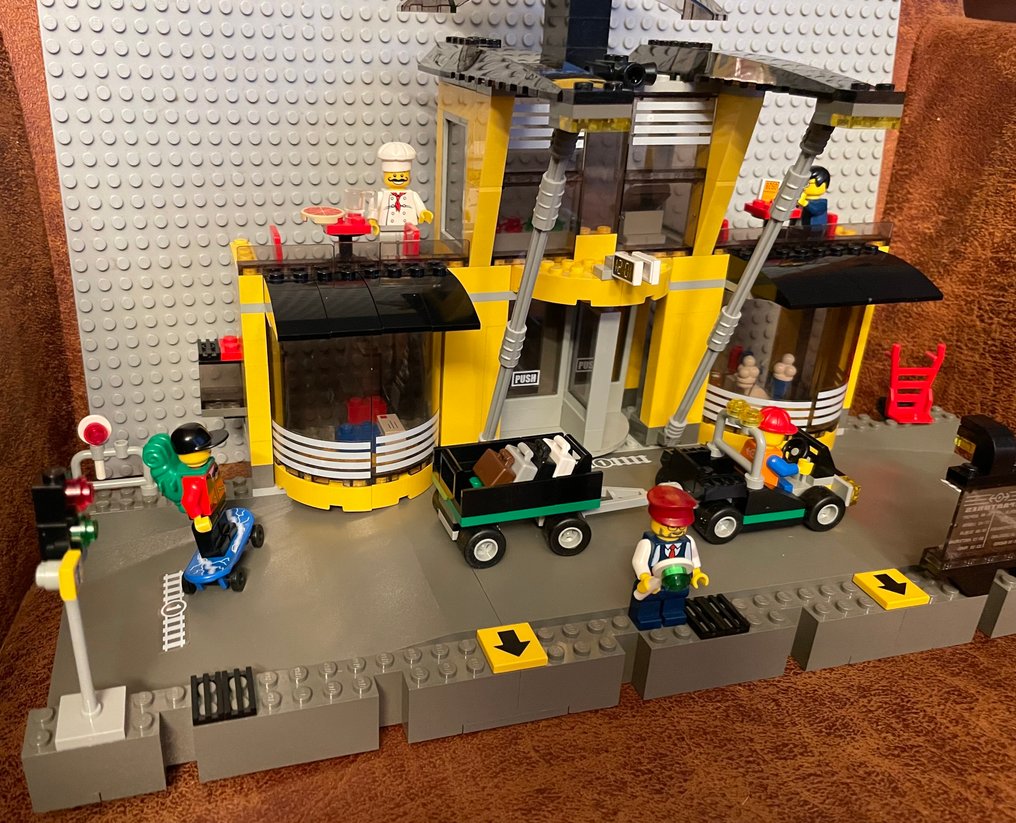 Lego Set - 4513 - World City - Grand Central Station #2.1