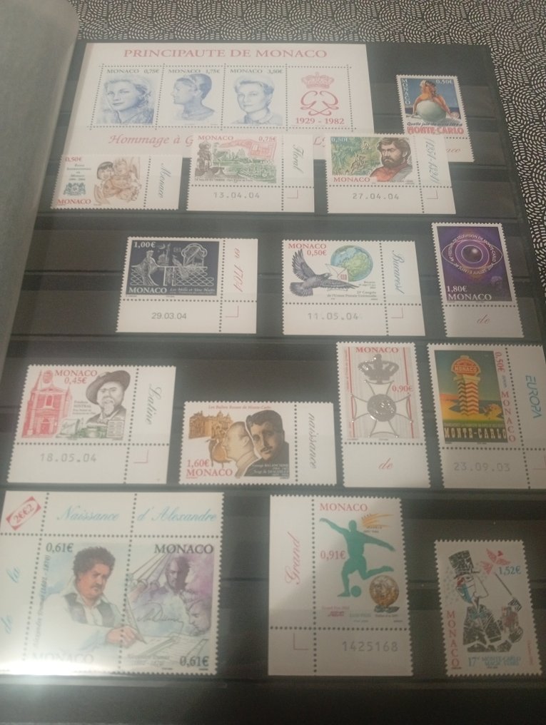 摩納哥  - 摩纳哥大部分专辑音色以欧元计价，超过100块。 #1.0