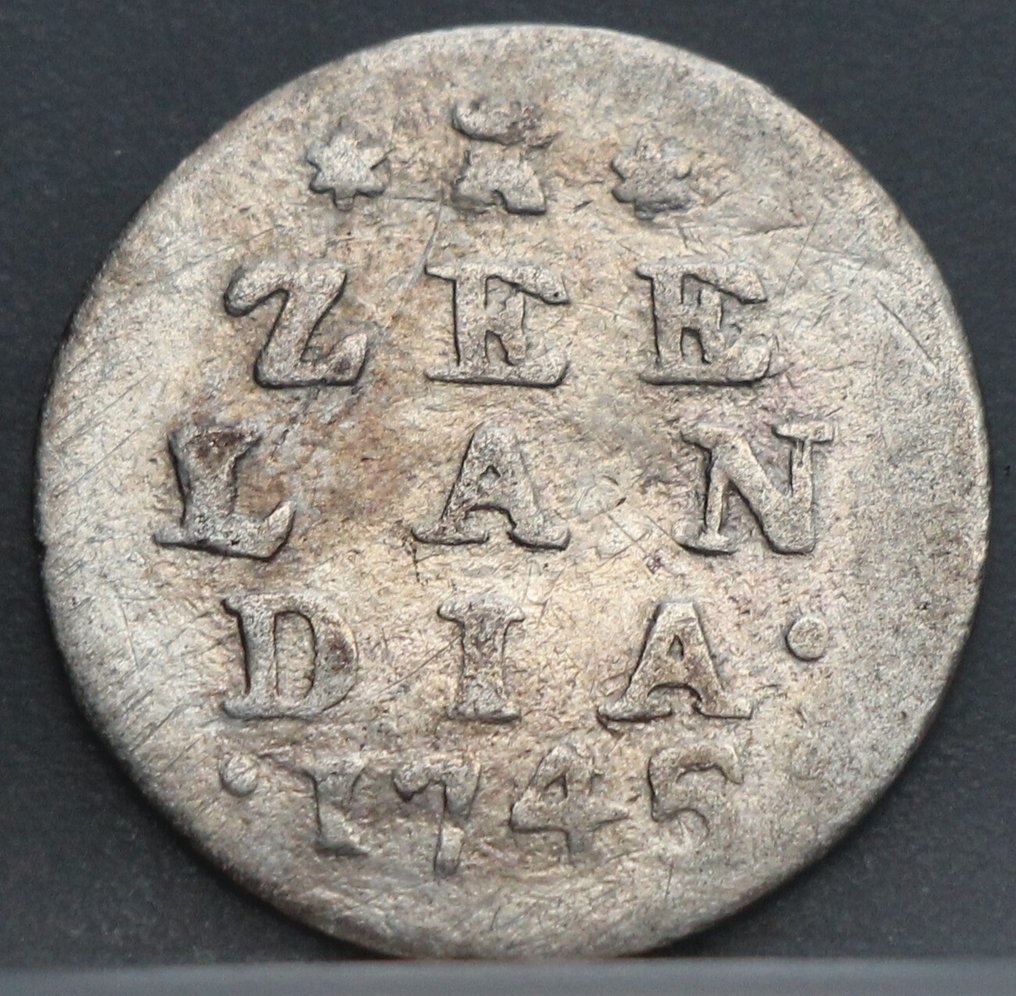Netherlands Zeeland. 2 Stuiver of dubbbele wapenstuiver 1735 en 1745  (No reserve price) #4.3
