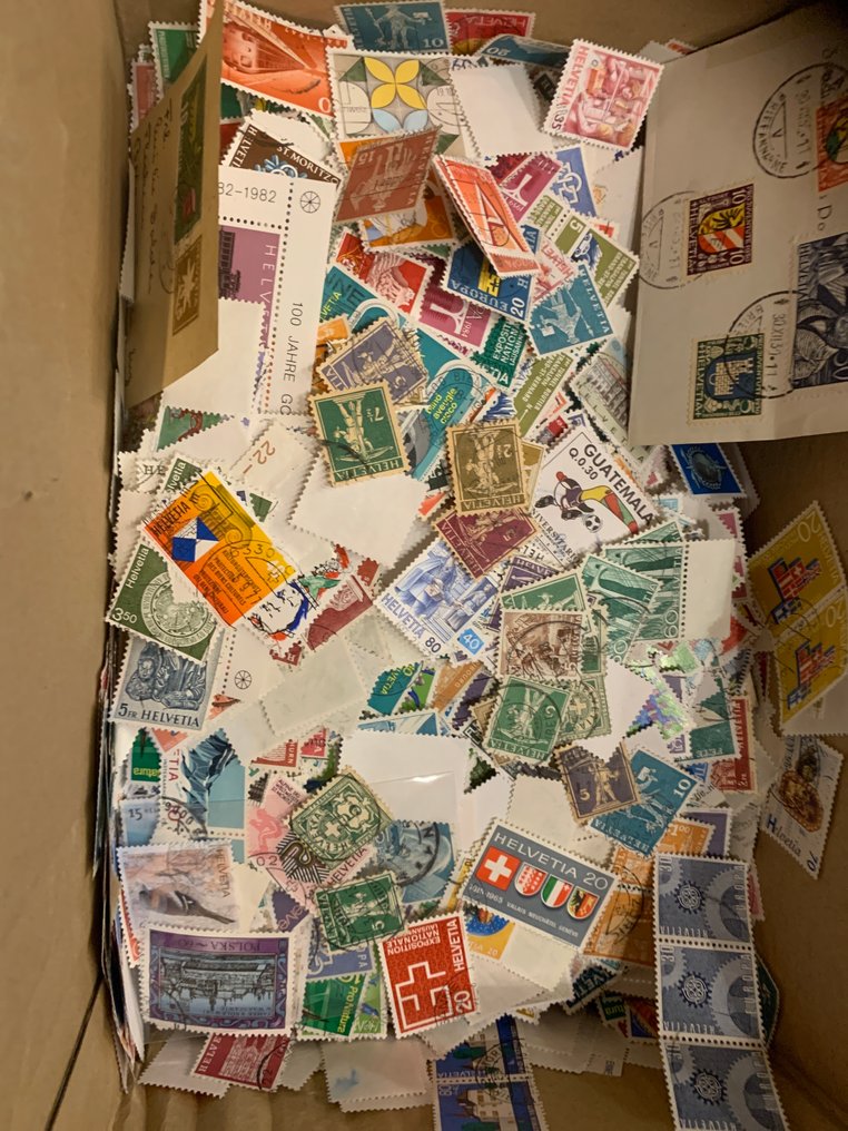 Ελβετία 1930/1990 - Πάνω από 1000 λυμένες γραμματόσημες συν ένα άλμπουμ. #1.0
