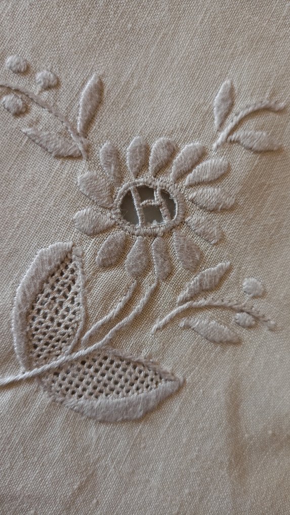 Șervețel (6)  - 42 cm - 42 cm - Broderie florală #4.3