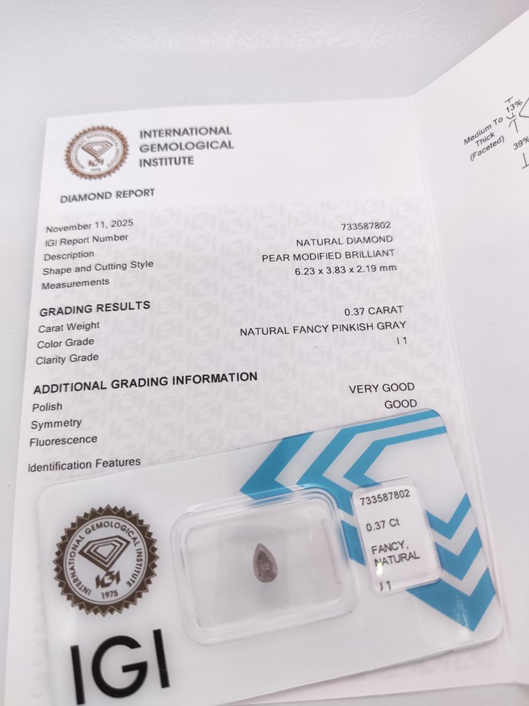 沒有保留價 - 1 pcs 鑽石 (天然彩色) - 0.37 ct - 梨形 - Fancy 淡粉紅色 灰色 - I1 - 國際寶石學院(International Gemological Institute (IGI)) #3.2