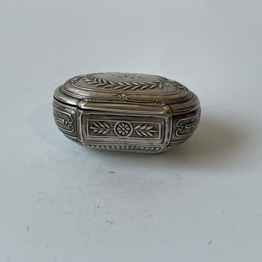 盒子 - 隐藏式铰链盖 - .800 银 - tabatière #1.0