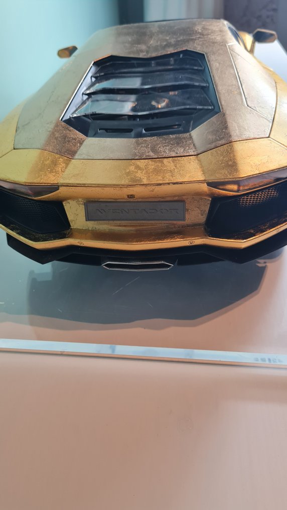 Pocher 1:8 - Modellbil - Lamborghini Aventador - 1/8 Pocher Lamborghini Aventador LP 700-4 ekte Blattgold #1.0