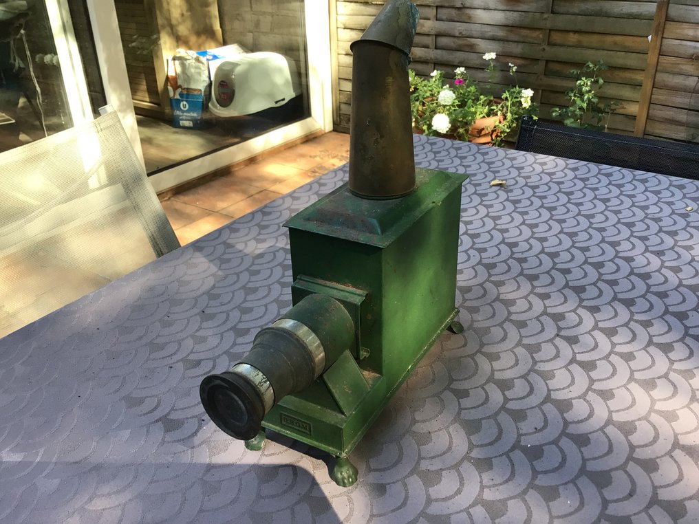 Marque allemande inconnue DRGM peint en vert Μαγικός φανός #1.0