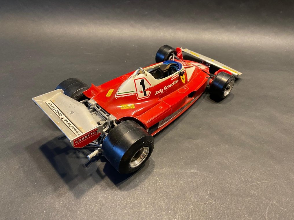 Bburago 1:18 - Modellauto - Ferrari  312 T2 - Jody Scheckter #2.1